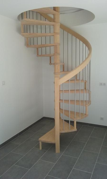 Escalier hélicoïdal en chêne vu du dessus