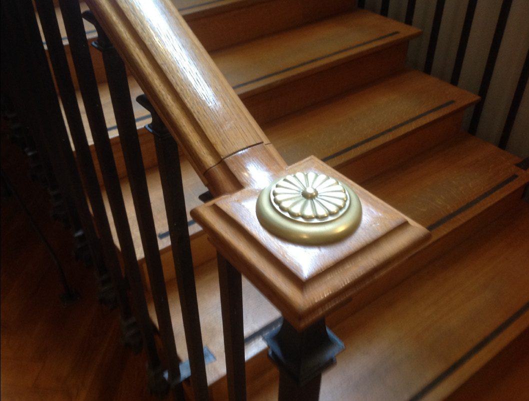 Départ d’escalier rustique en chêne