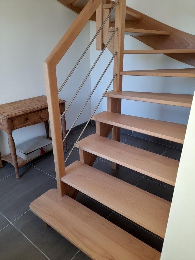 Escalier en hêtre sur crémaillère